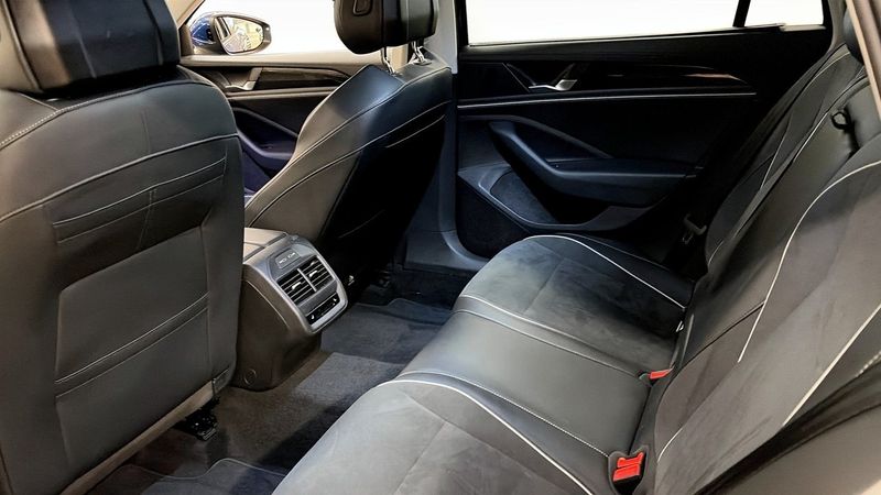Volkswagen Passat bild 11