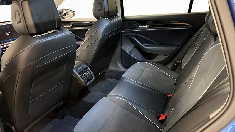 Volkswagen Passat bild 11