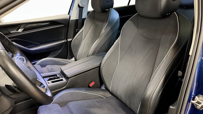 Volkswagen Passat bild 8
