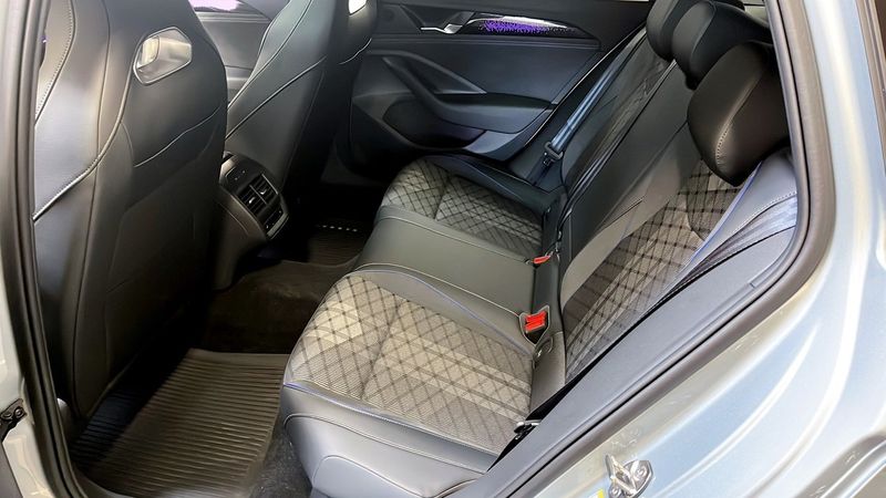 Volkswagen Passat bild 11