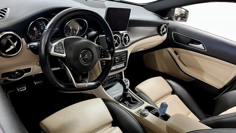 Mercedes GLA180 bild 8