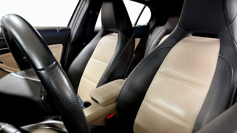 Mercedes GLA180 bild 9