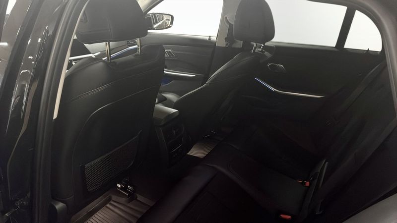 BMW 320 bild 12