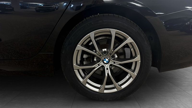 BMW 320 bild 6