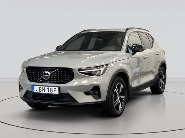 Volvo XC40 B3 FWD Bensin Plus Dark - 2025