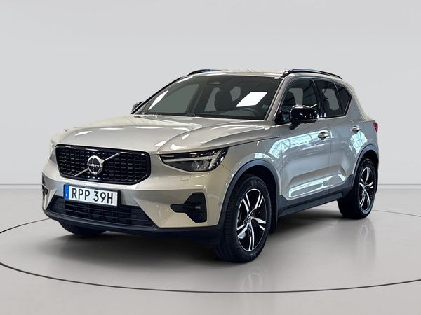 Volvo XC40 B3 FWD Bensin Plus Dark - 2025