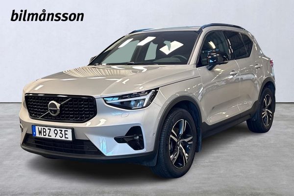 Volvo XC40 B3 FWD Bensin Plus Dark - 2025