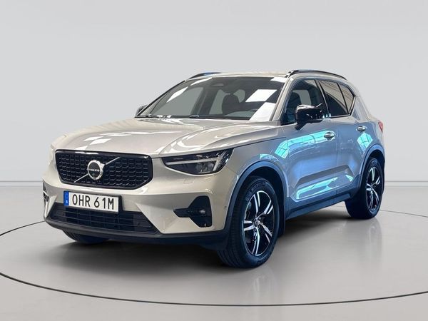 Volvo XC40 B3 FWD Bensin Plus Dark - 2025