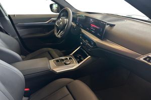 BMW i4 bild 11