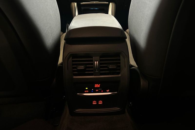 BMW i4 bild 21