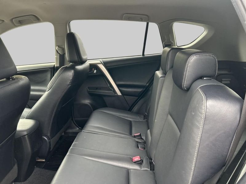 Toyota RAV4 bild 10
