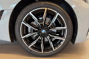 BMW i4 bild 17