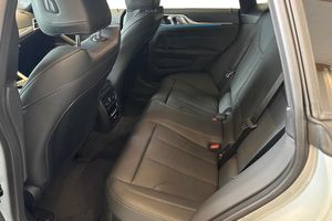 BMW i4 bild 13