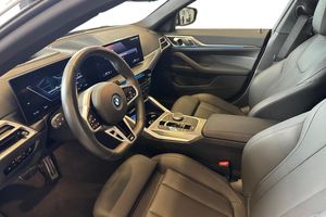 BMW i4 bild 10