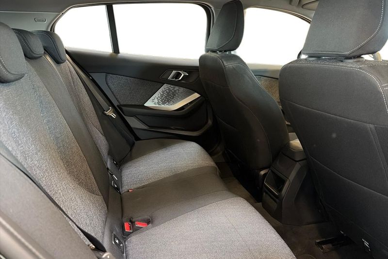 BMW 120 bild 13