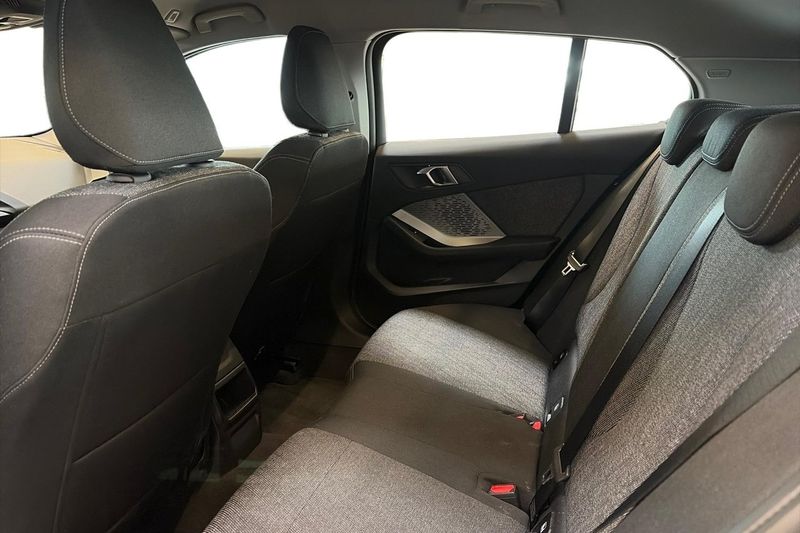 BMW 120 bild 17