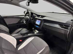 Toyota Avensis bild 10