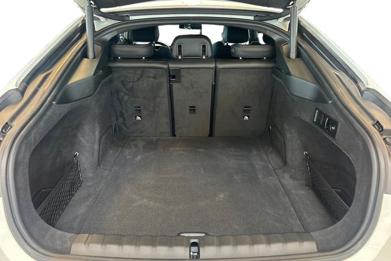 BMW i4 bild 20