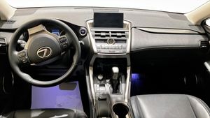 Lexus NX bild 10