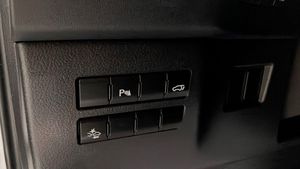 Lexus NX bild 15