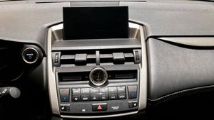 Lexus NX bild 9