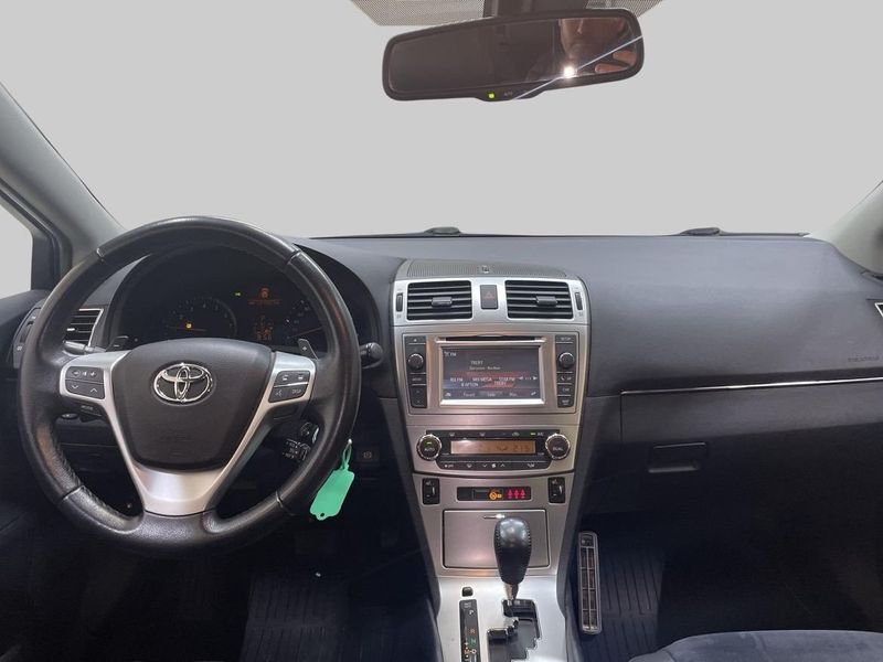 Toyota Avensis bild 11