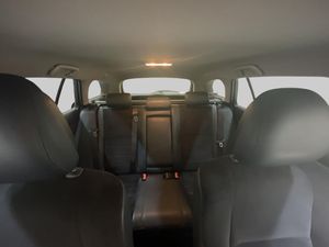 Toyota Avensis bild 19
