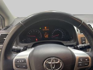 Toyota Avensis bild 14