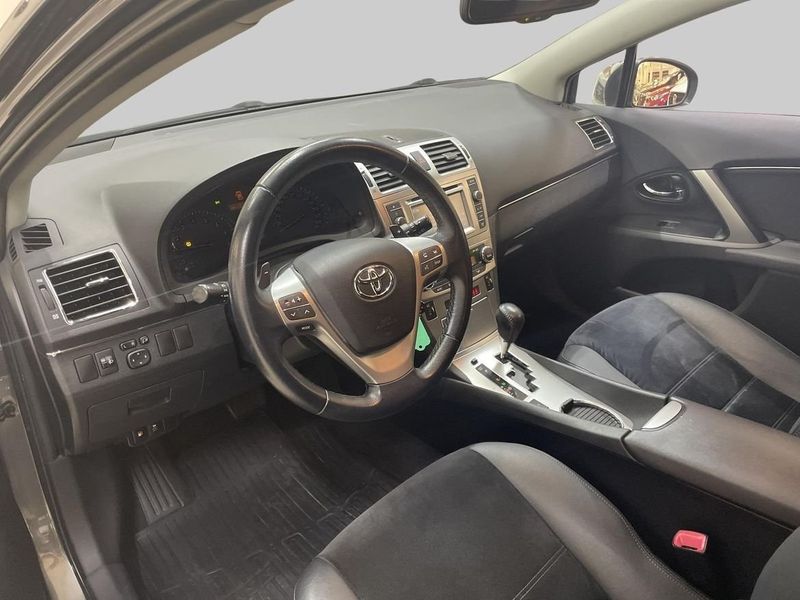Toyota Avensis bild 13
