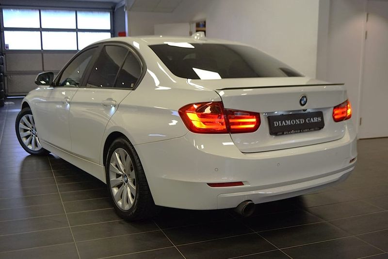 BMW 320 bild 2