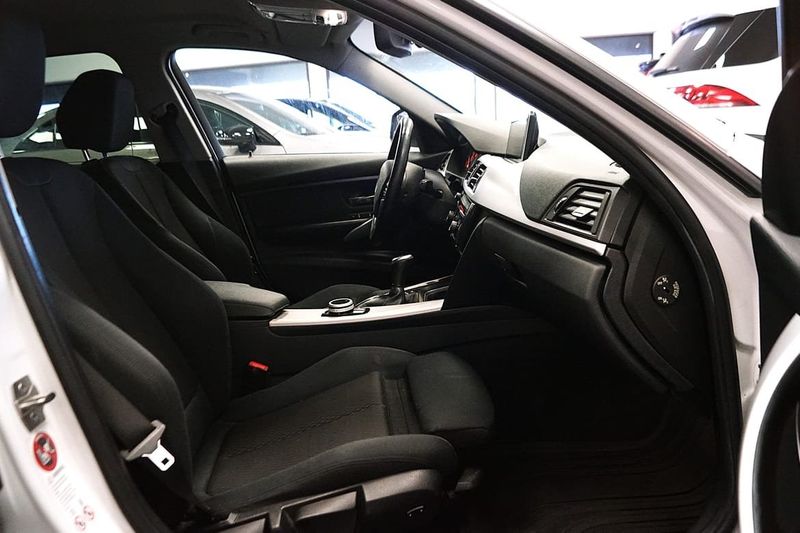 BMW 320 bild 13