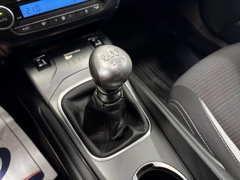 Toyota Avensis bild 17