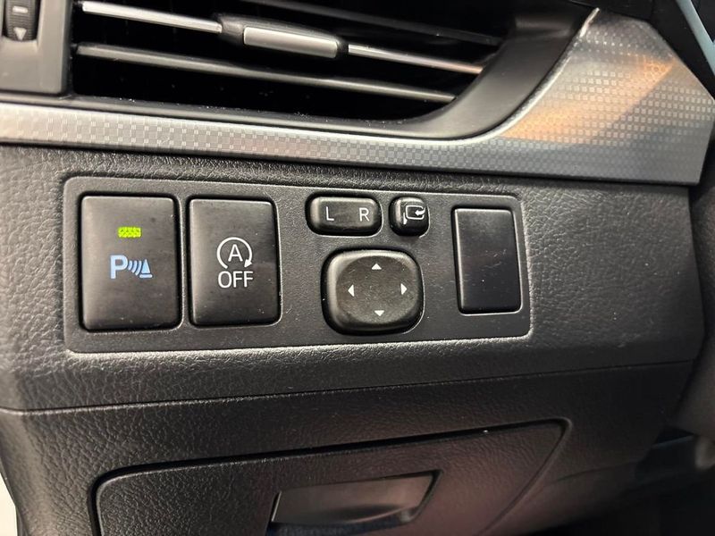 Toyota Avensis bild 20