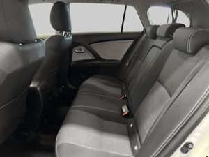 Toyota Avensis bild 10