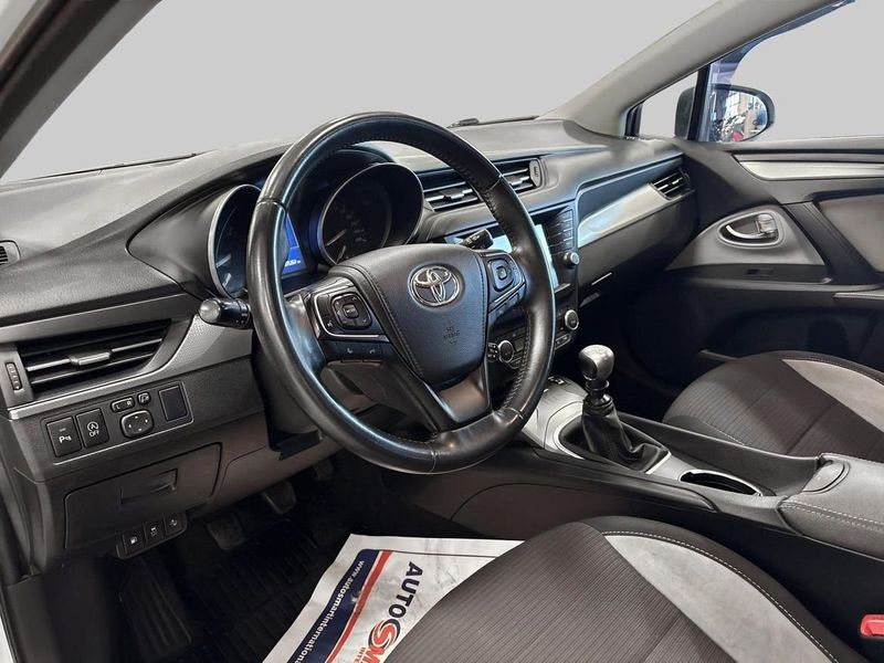 Toyota Avensis bild 13