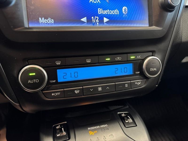 Toyota Avensis bild 19