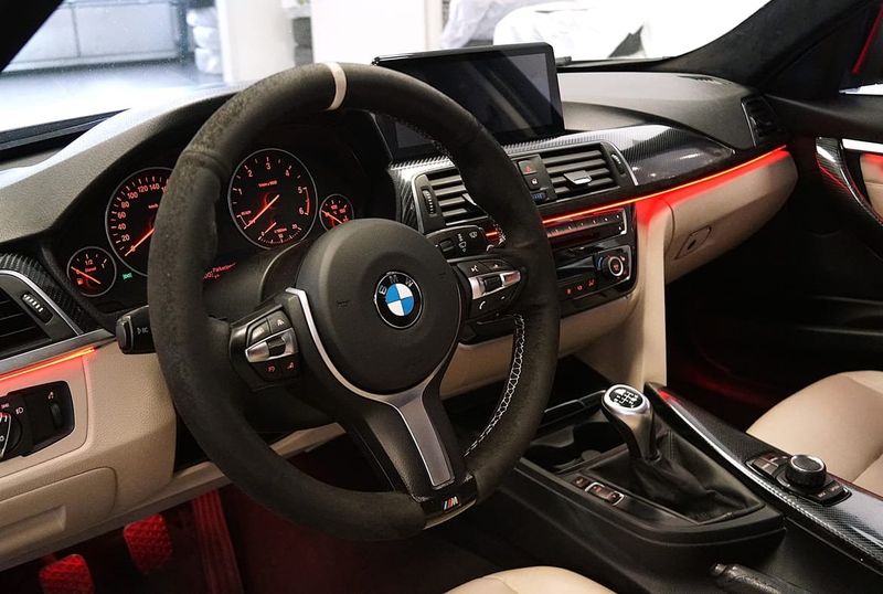 BMW 320 bild 10