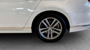 Volkswagen Passat bild 6