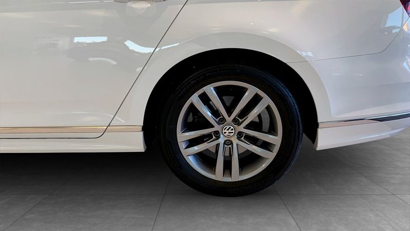Volkswagen Passat bild 6