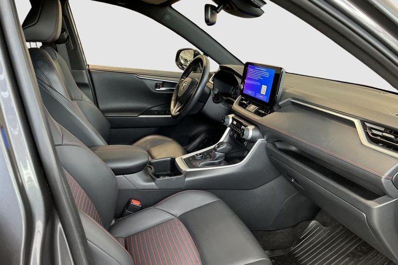 Toyota RAV4 bild 8