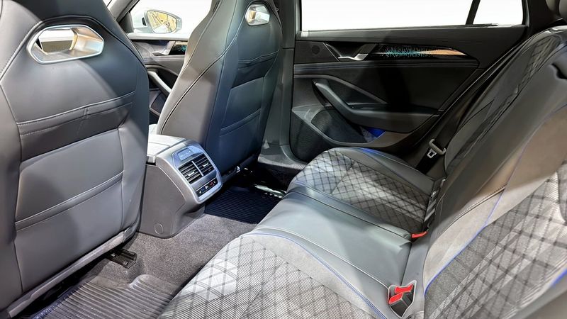 Volkswagen Passat bild 12
