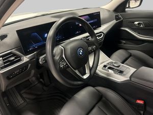 BMW 330 bild 14