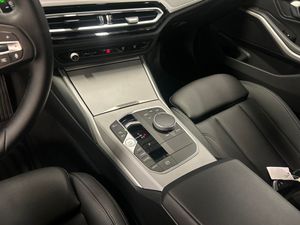 BMW 330 bild 18
