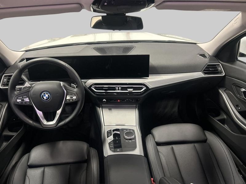 BMW 330 bild 12