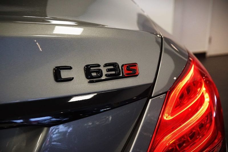 Mercedes C63 AMG bild 13