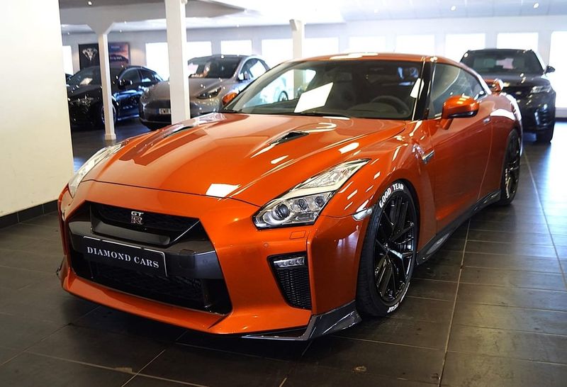 Nissan GT-R bild 2