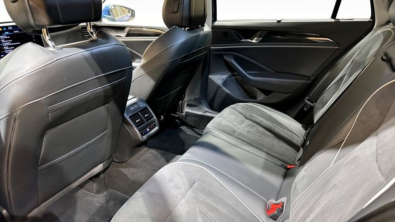 Volkswagen Passat bild 11