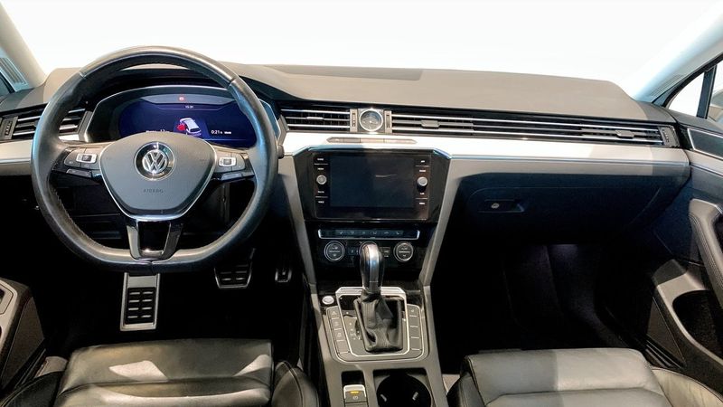 Volkswagen Passat bild 11