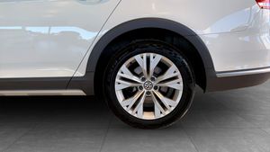Volkswagen Passat bild 6