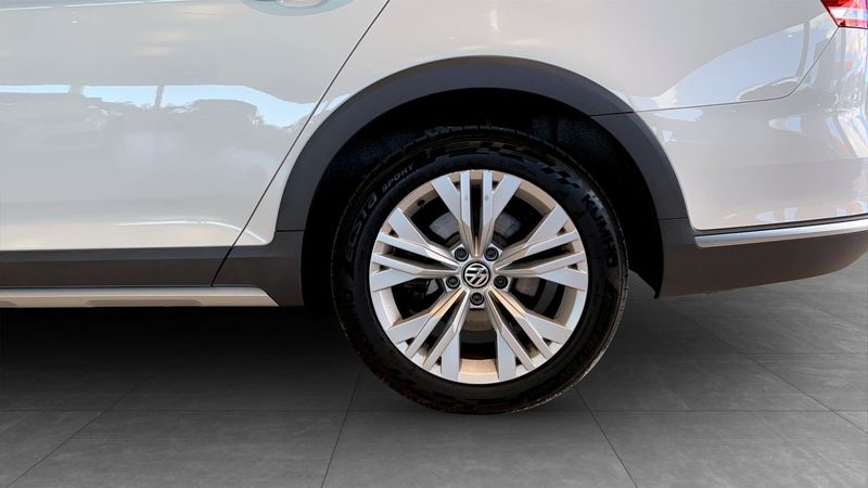 Volkswagen Passat bild 6